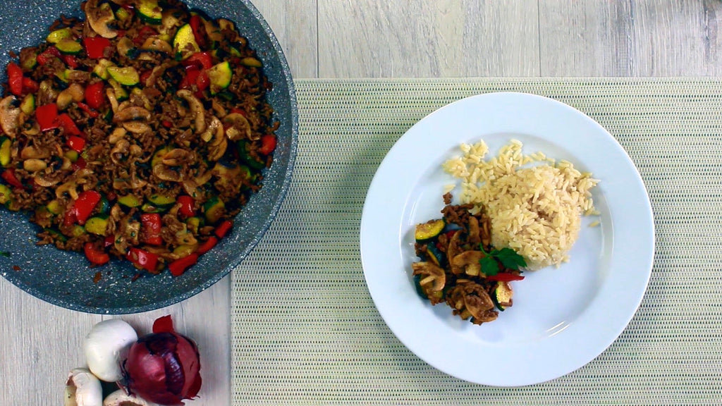 Gemüse Hackfleisch Pfanne mit Reis